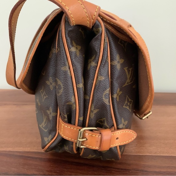 Vintage authentic Louis Vuitton Saumur 30 crossbody - Picture 6 of 16